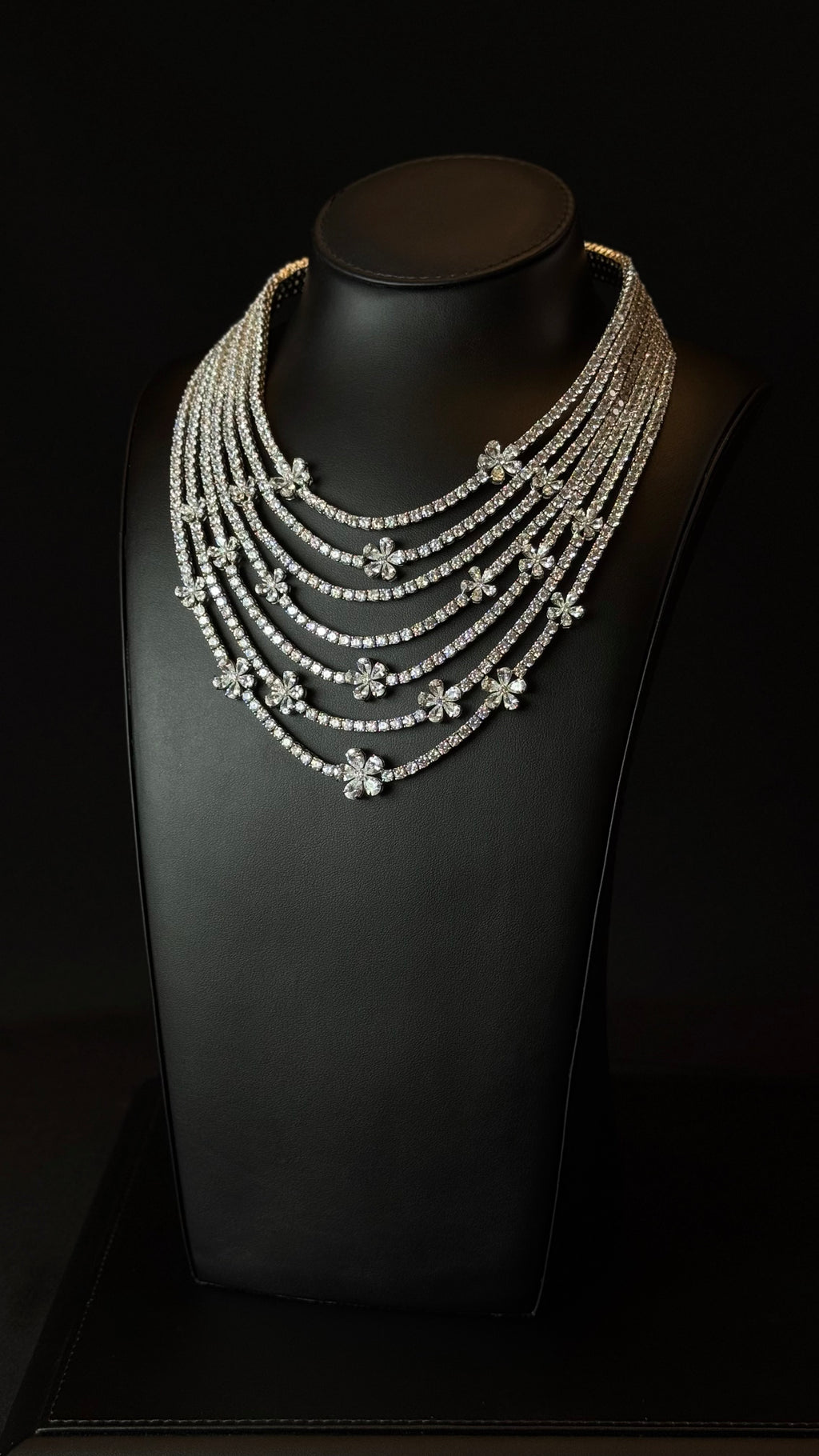 FLOWERS | LINES & WHITE