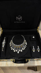 DEIRA | MO PEARL & WHITE