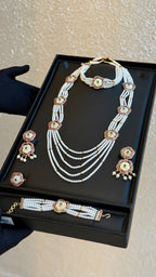 NO.024 | PEARLS & GOLDEN