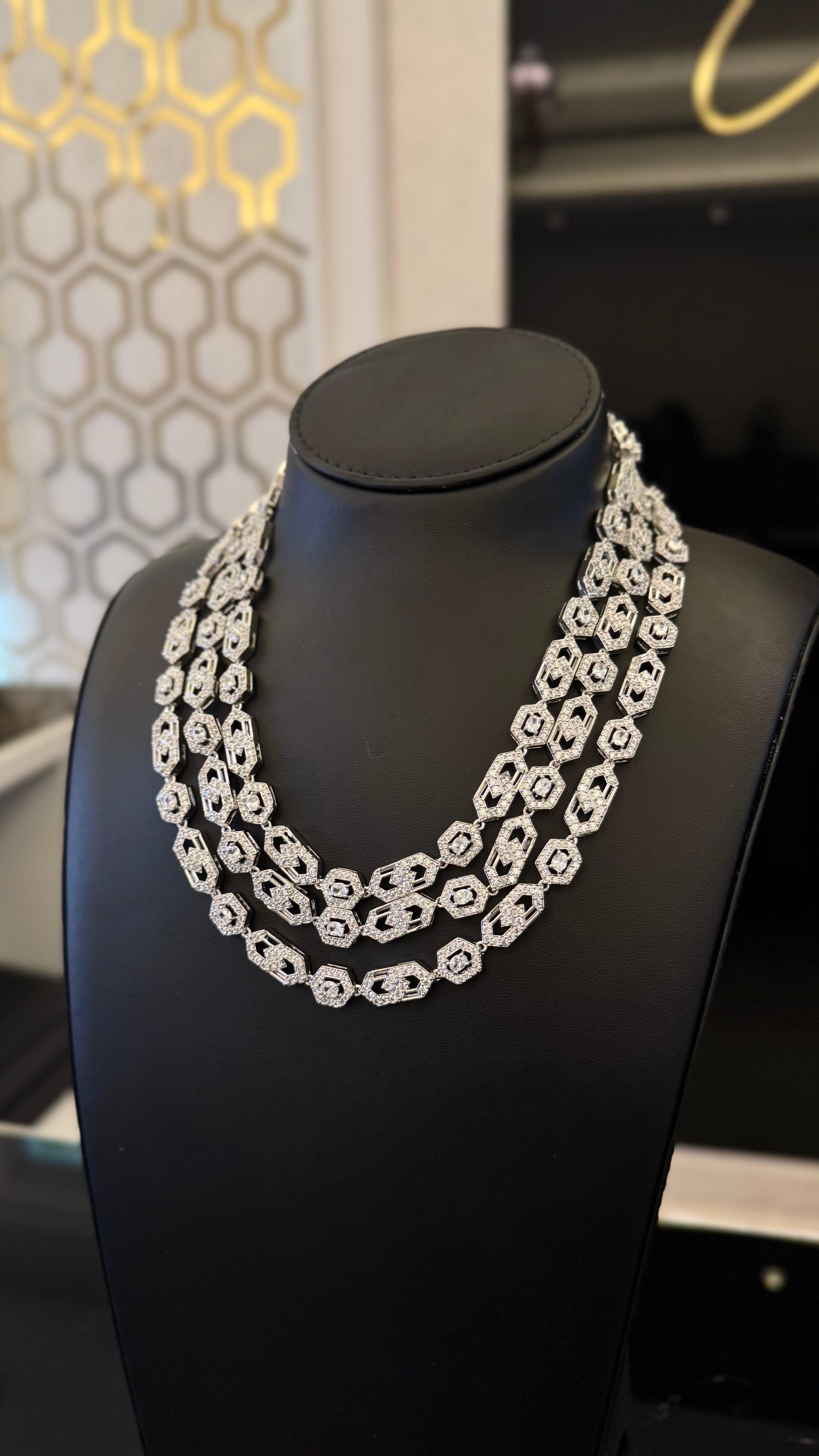 ALRAMTHA | LINES & WHITE