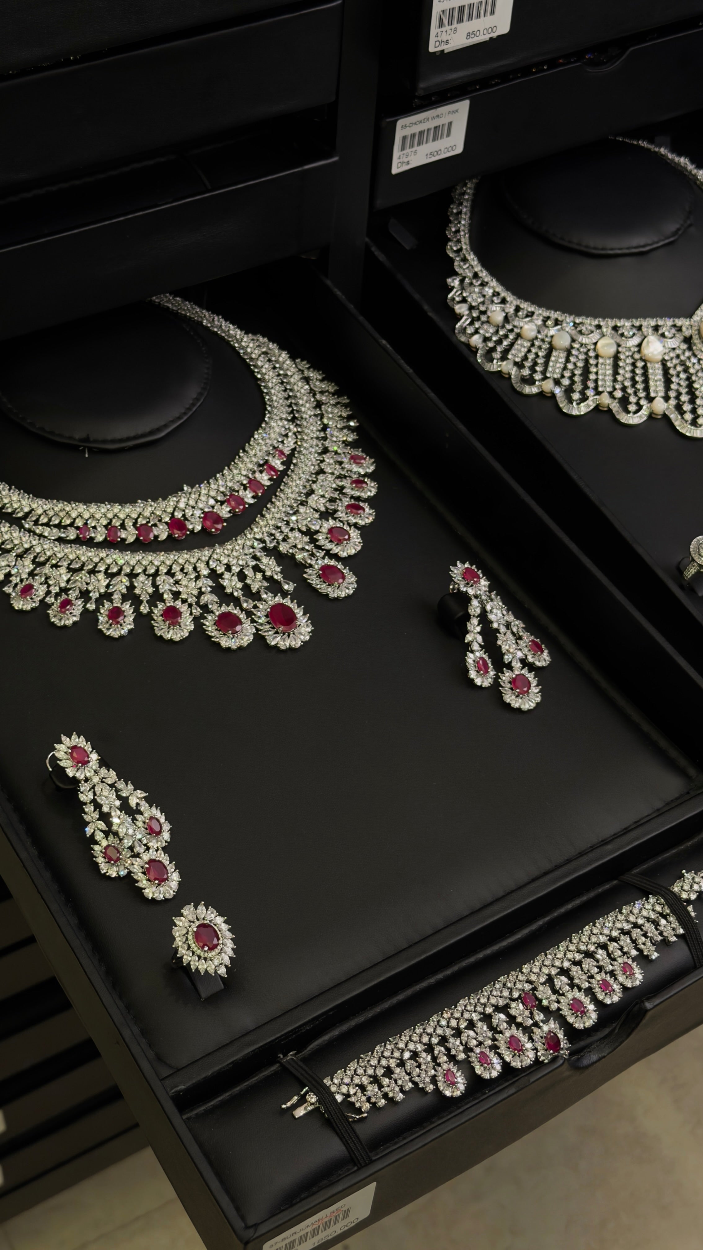 BURJUMAN | RED