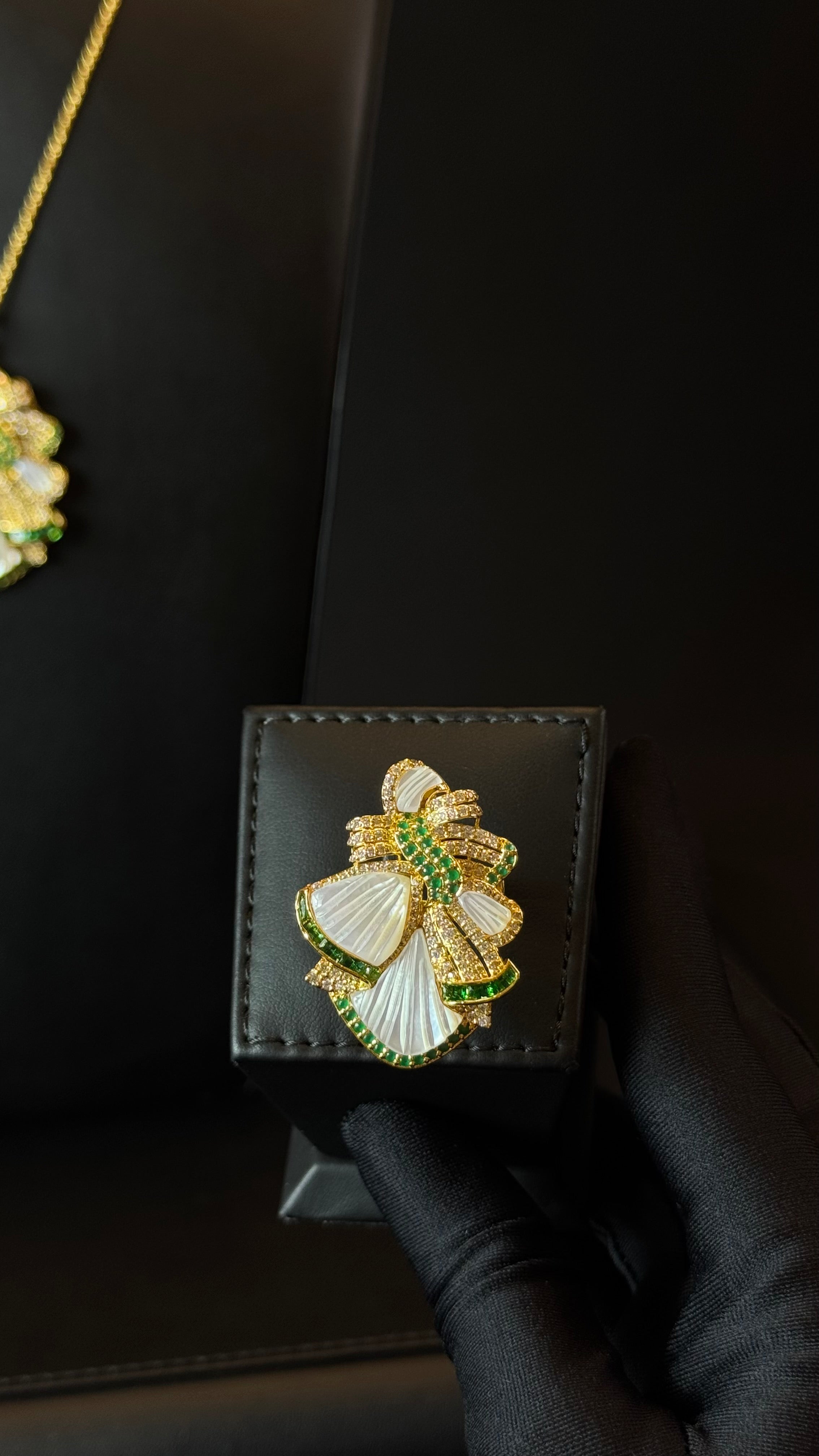 VINTAGE NO.3 | SILVER & GREEN