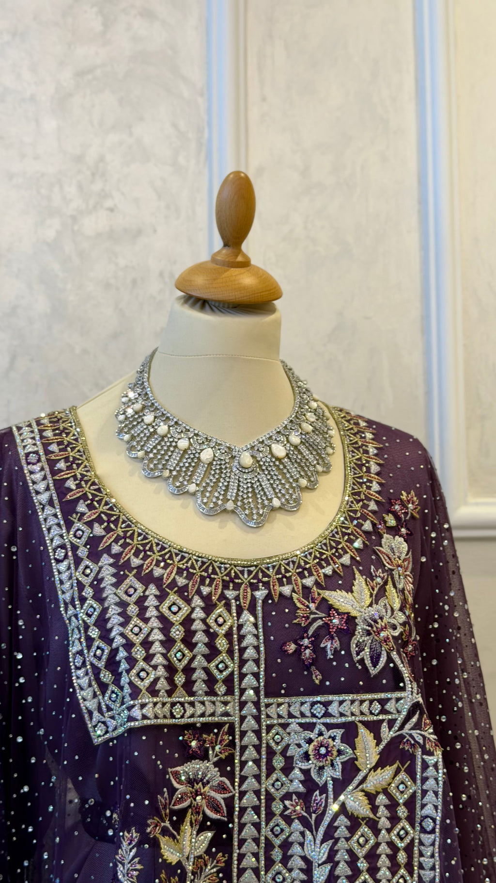 SHIAB ALASHKHAR | MO PEARL & WHITE