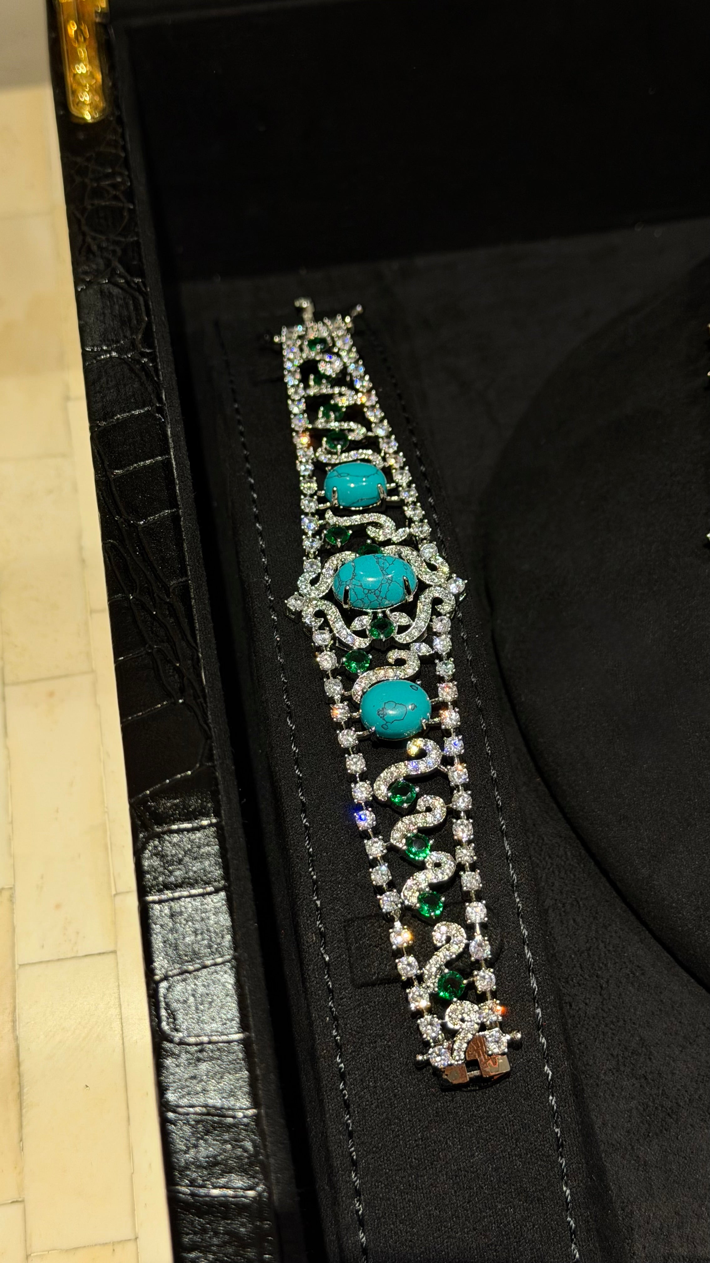MAZYAD | TURQUOISE & GREEN
