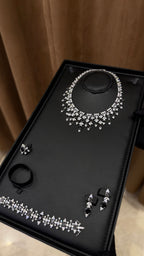 CORNICHE | BLACK