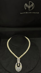 038 | SILVER & PEARLS