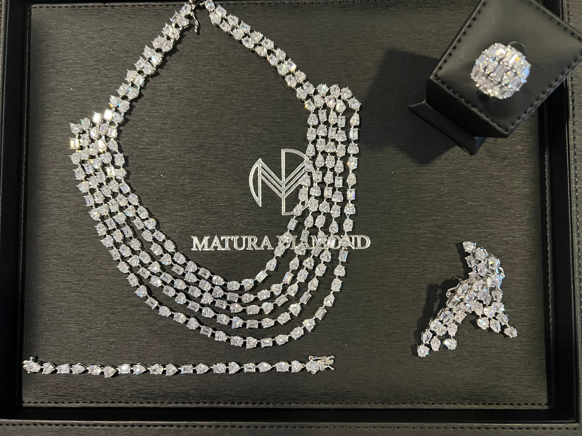 MAHRA | WHITE & LINES