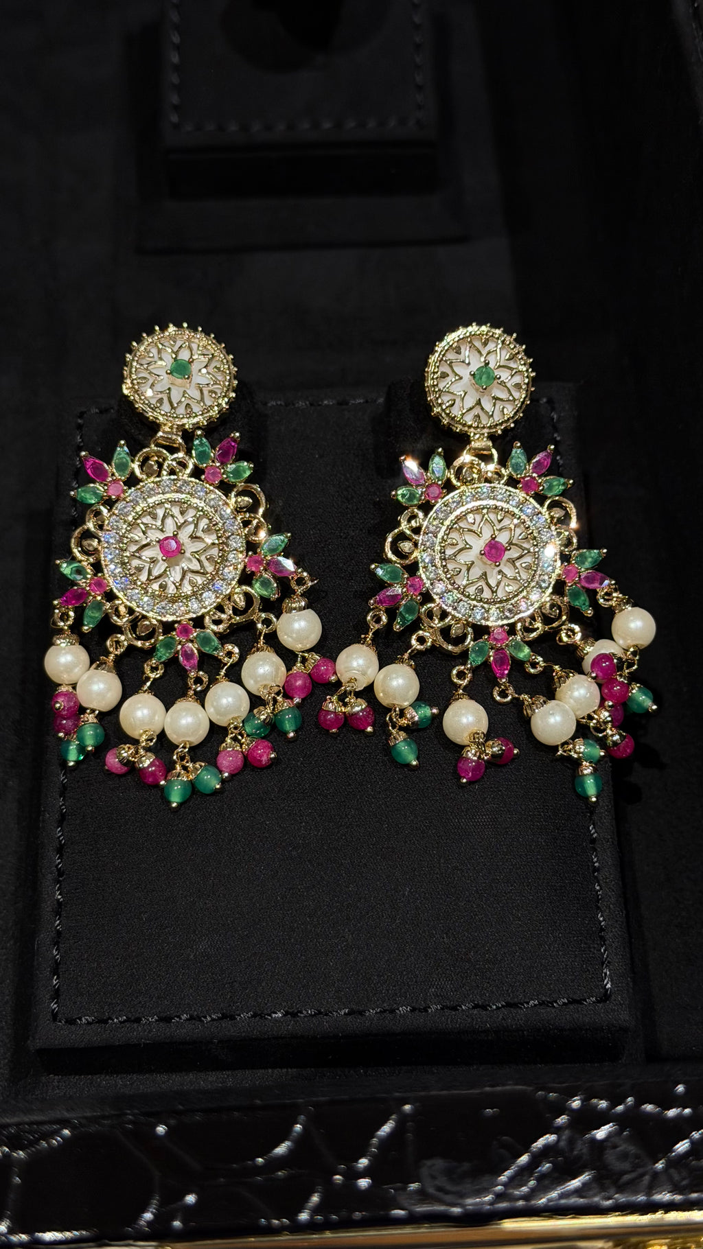 NO.054 | RED & GREEN