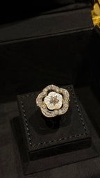 NO.046 | WHITE & CHAIN