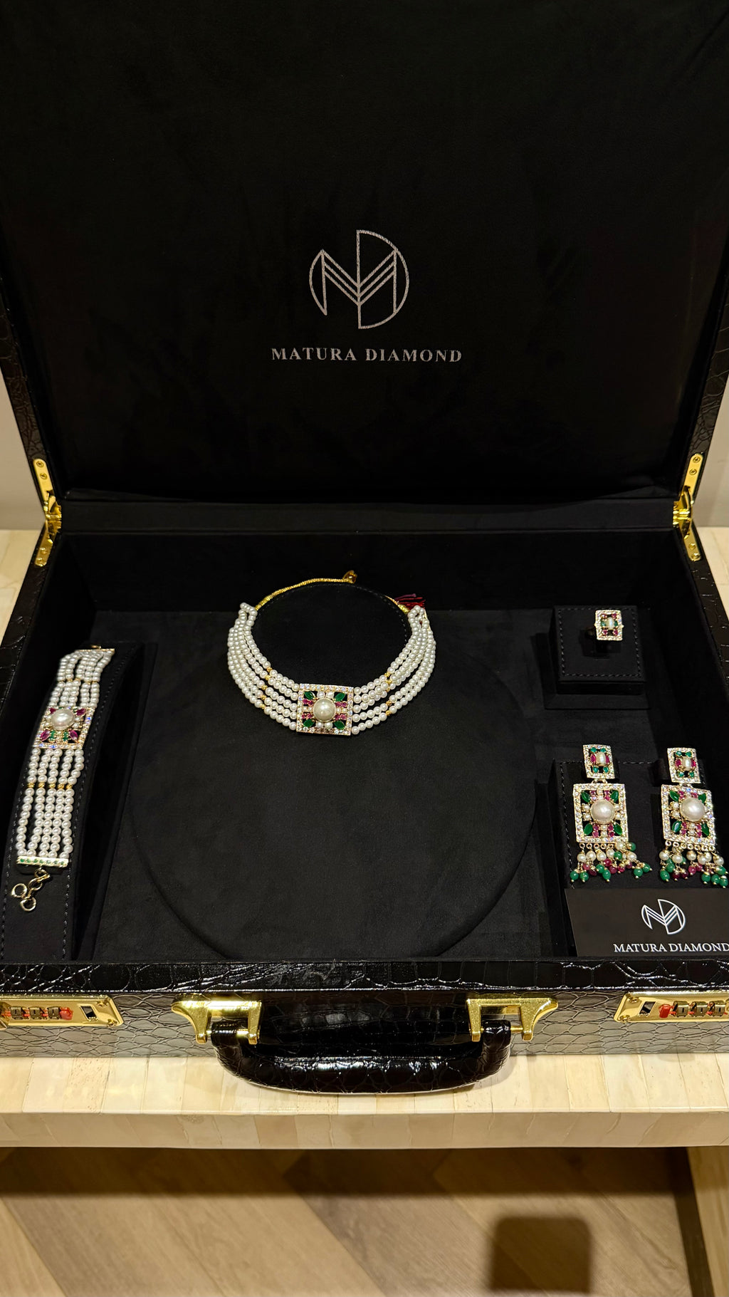 NO.060 | CHOKER & RED & GREEN