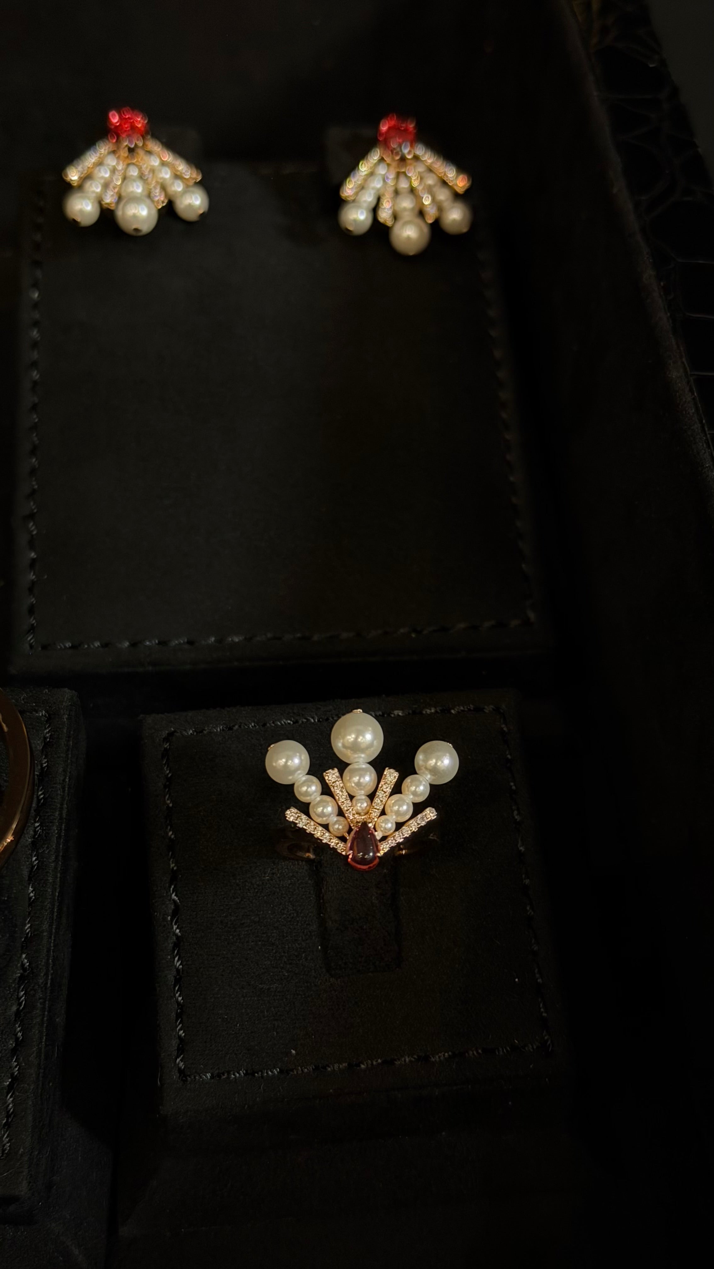 ALYAHAR | RED & PEARLS & R.GOLDEN