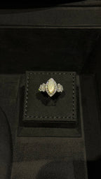 ALMAQAM | MO PEARL & WHITE