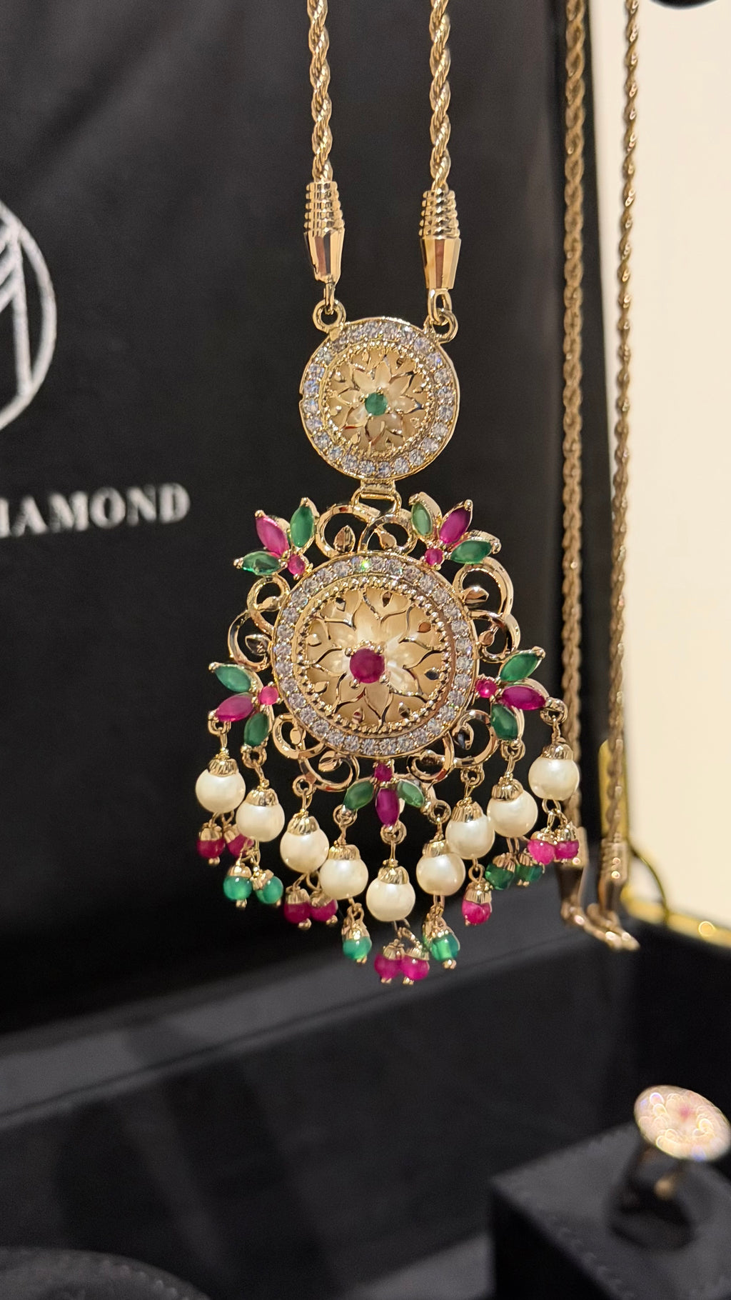 NO.054 | RED & GREEN