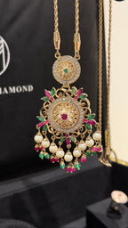 NO.054 | RED & GREEN