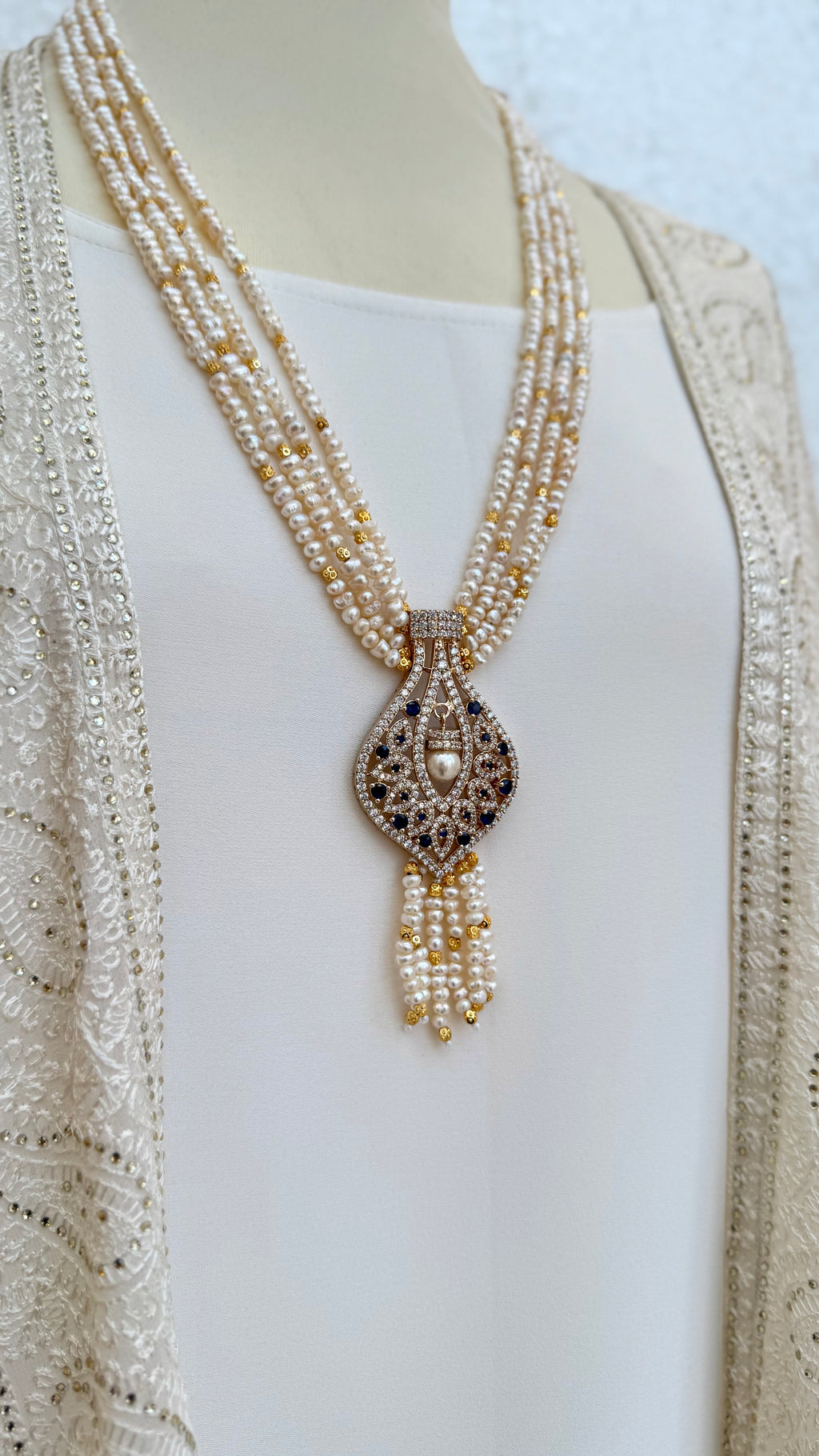 MZON | PEARLS & DARK BLUE