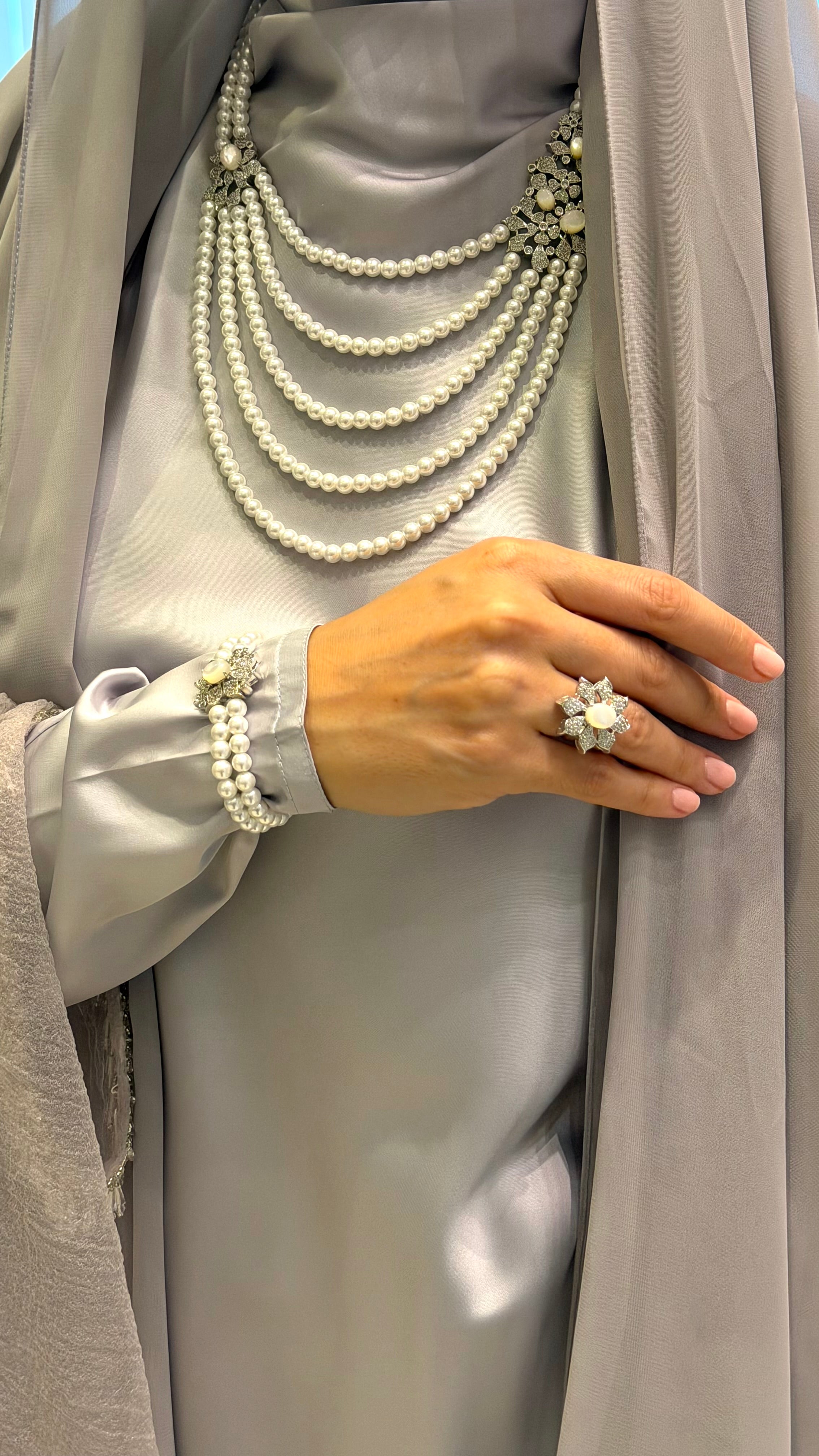 ALKUWAITAT | WHITE
