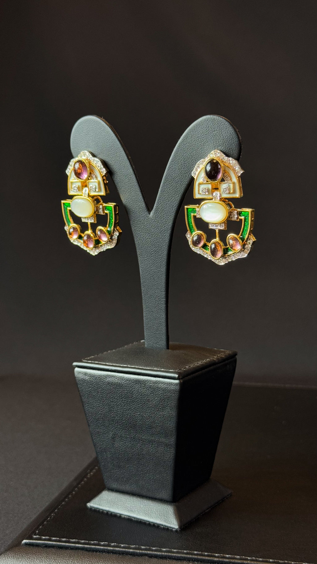 010 | PEARLS & SILVER & BROWN