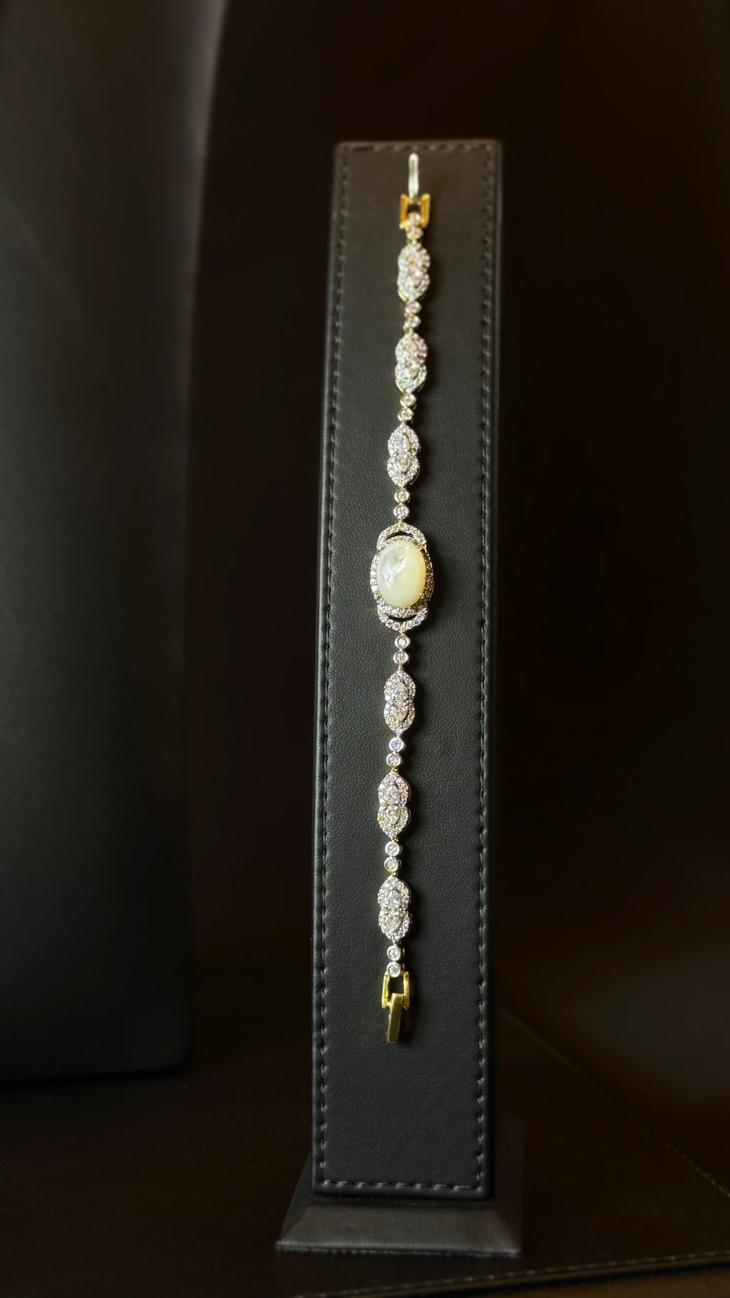 GHAZEL | MO PEARL & WHITE