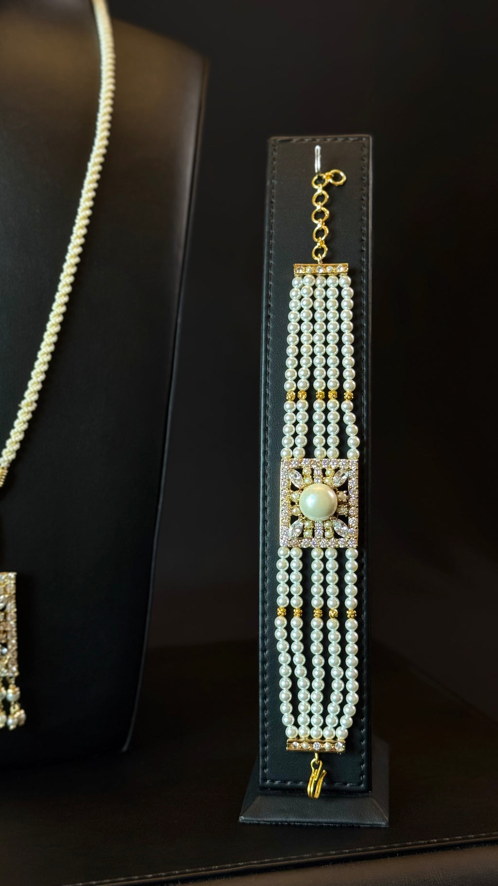 NO.94 | PEARLS & GOLDEN