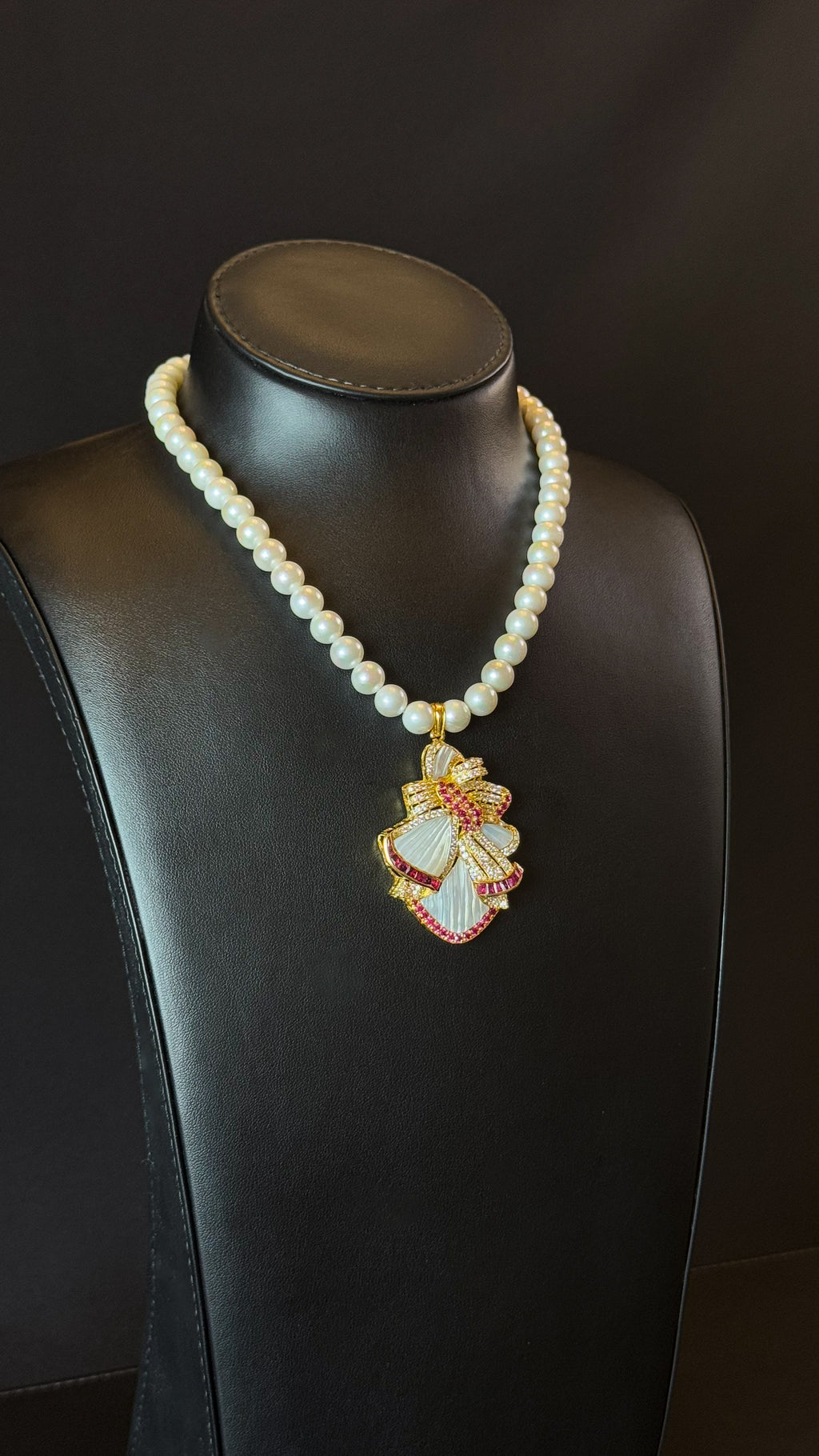 VINTAGE NO.2 | RED & SILVER & PEARLS