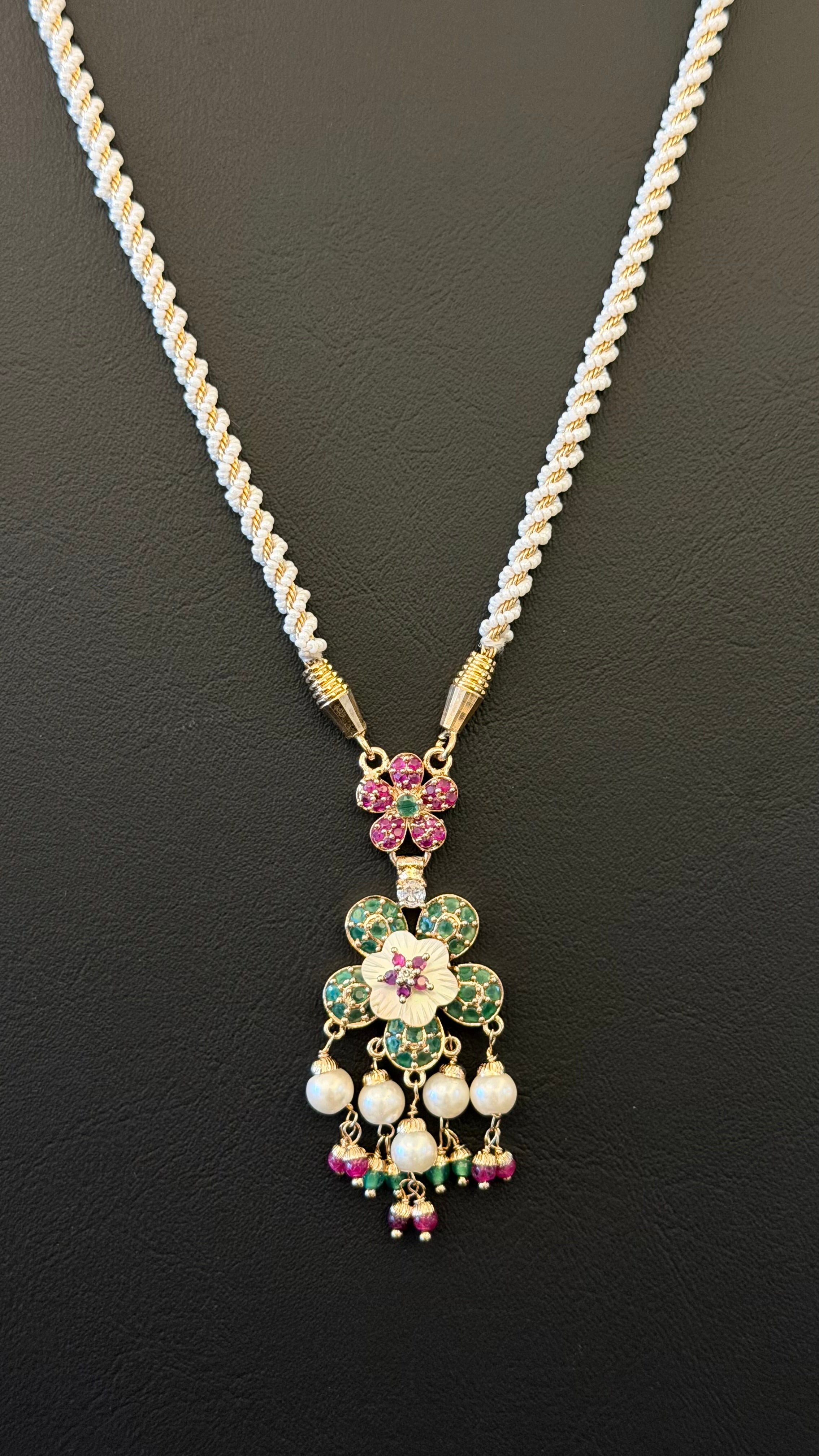 NO.077 | FLOWERS & PEARLS