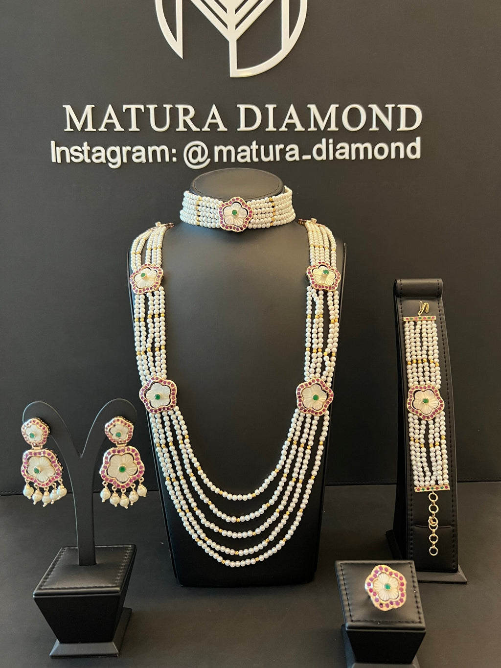 NO.024 | PEARLS & GOLDEN