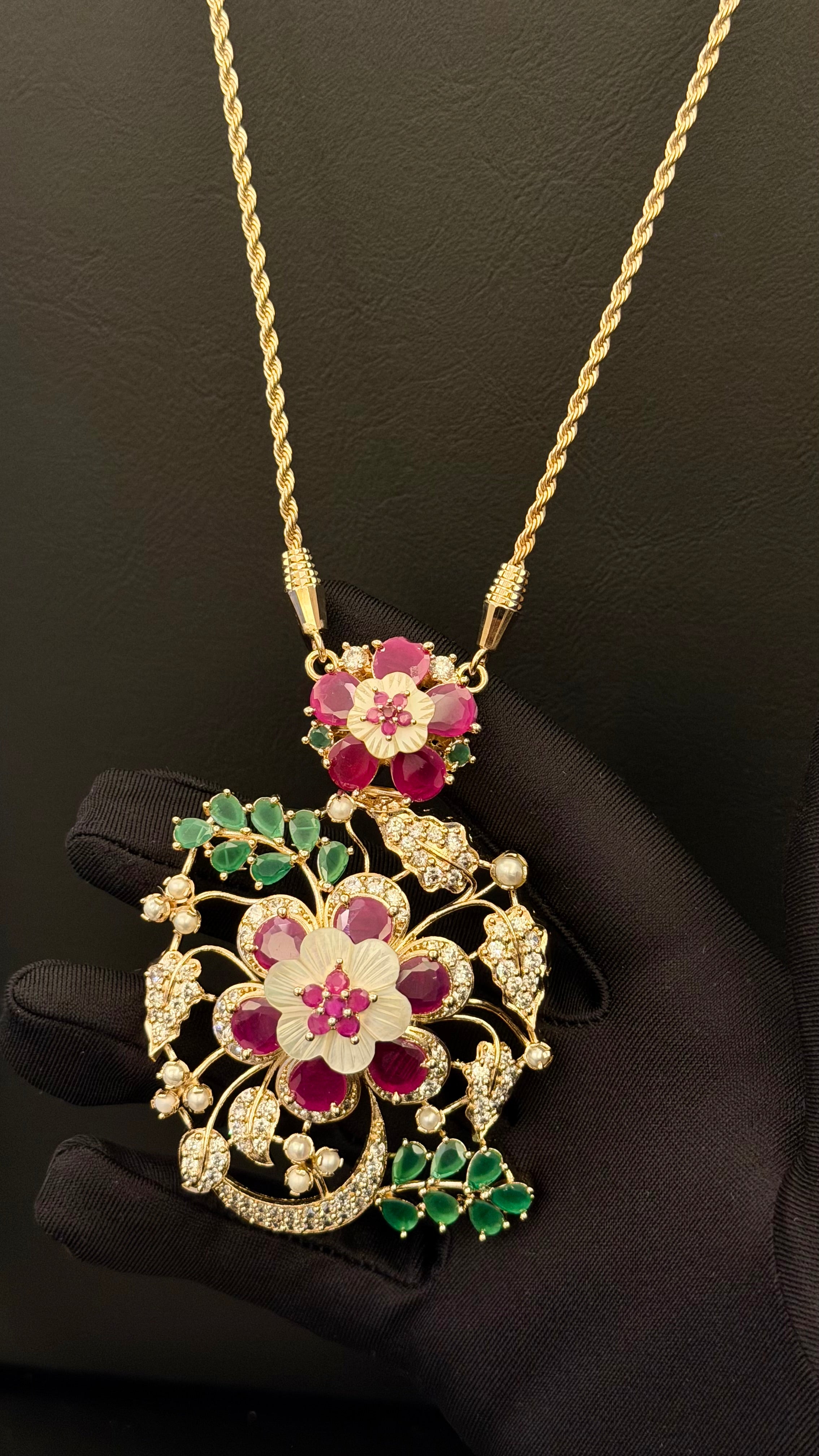 NO.041 | RED & GOLDEN