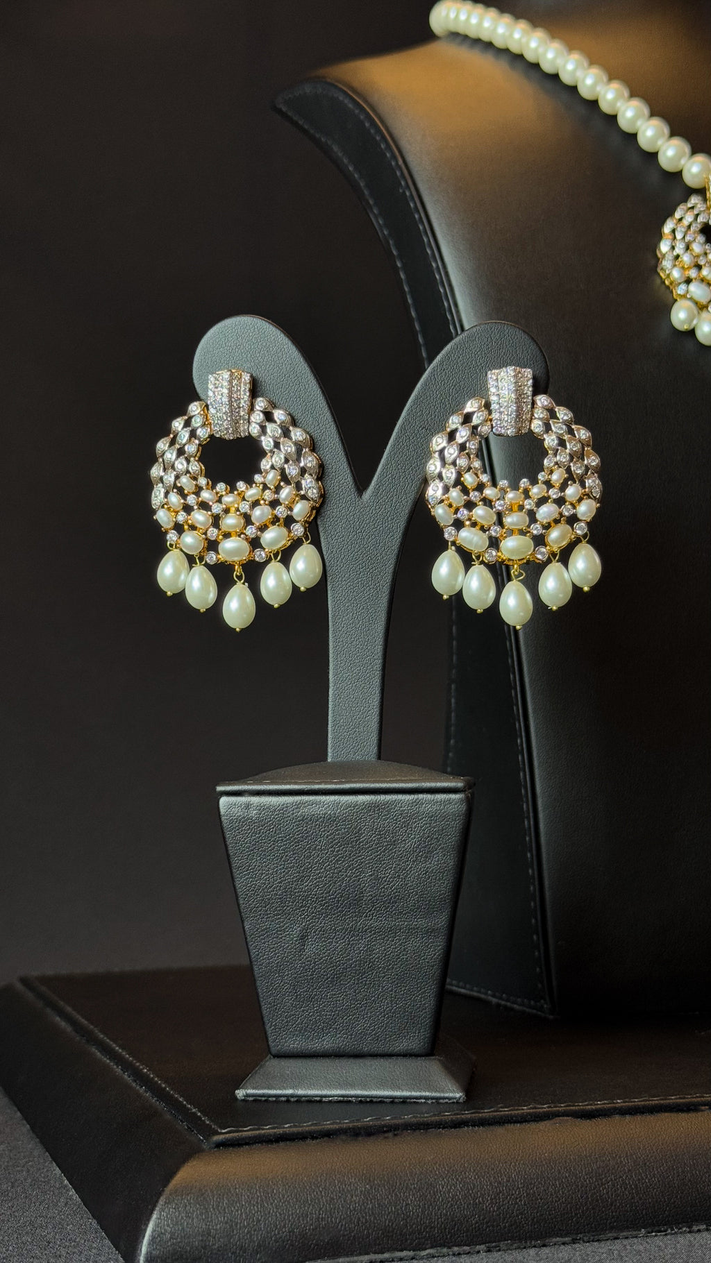 WHITE 003 | SILVER & GOLDEN