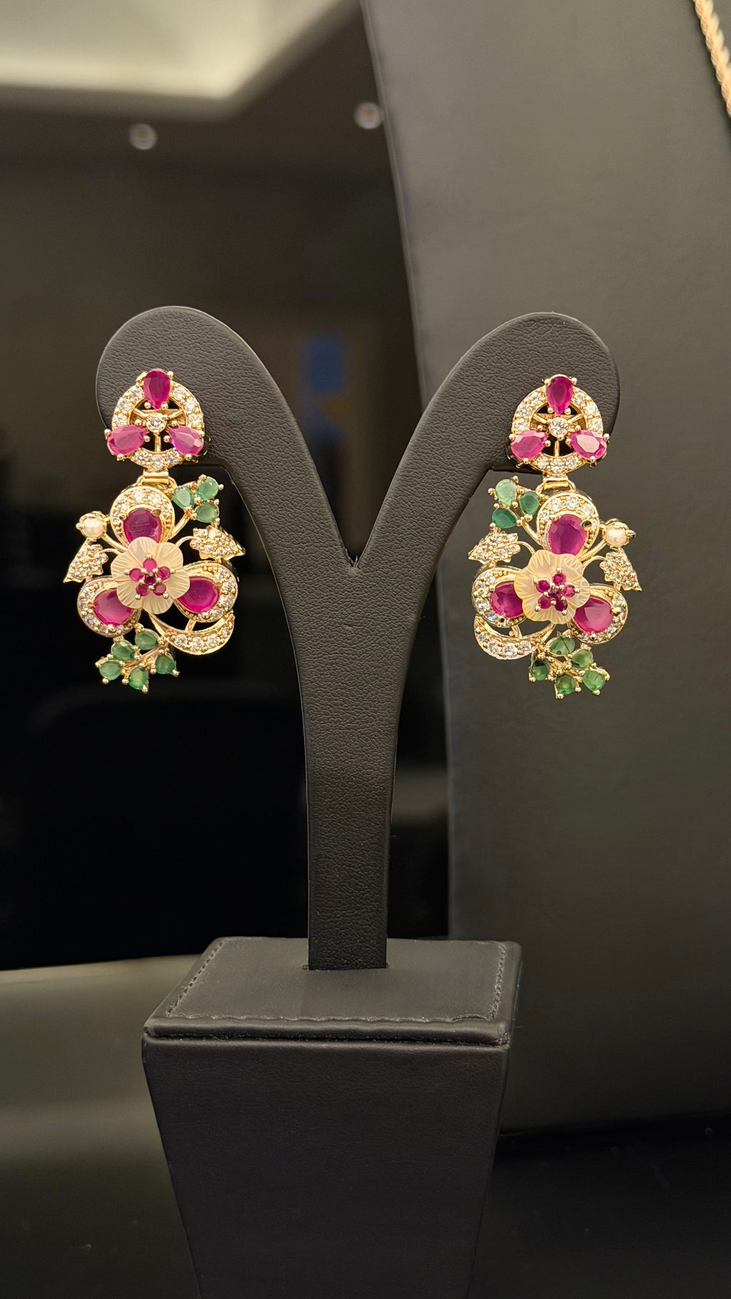 NO.041 | RED & GOLDEN