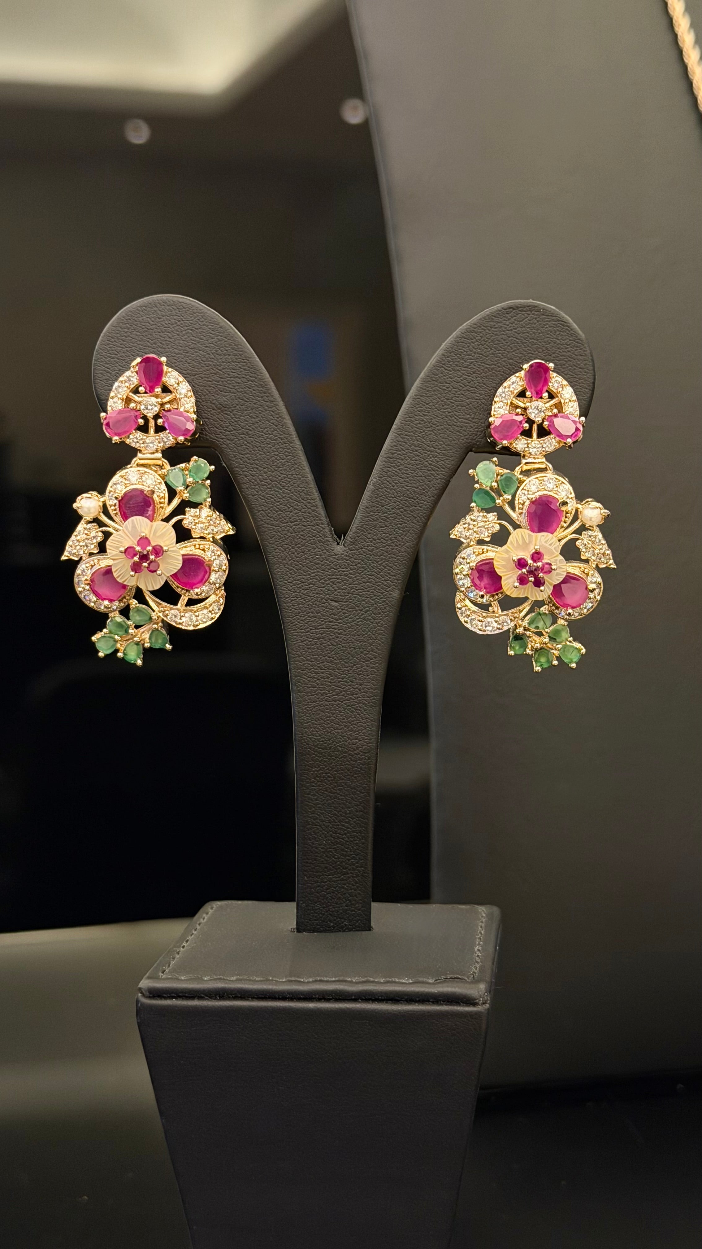 NO.041 | RED & GOLDEN