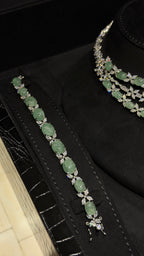 HATTA | GREEN & LINES & REAL