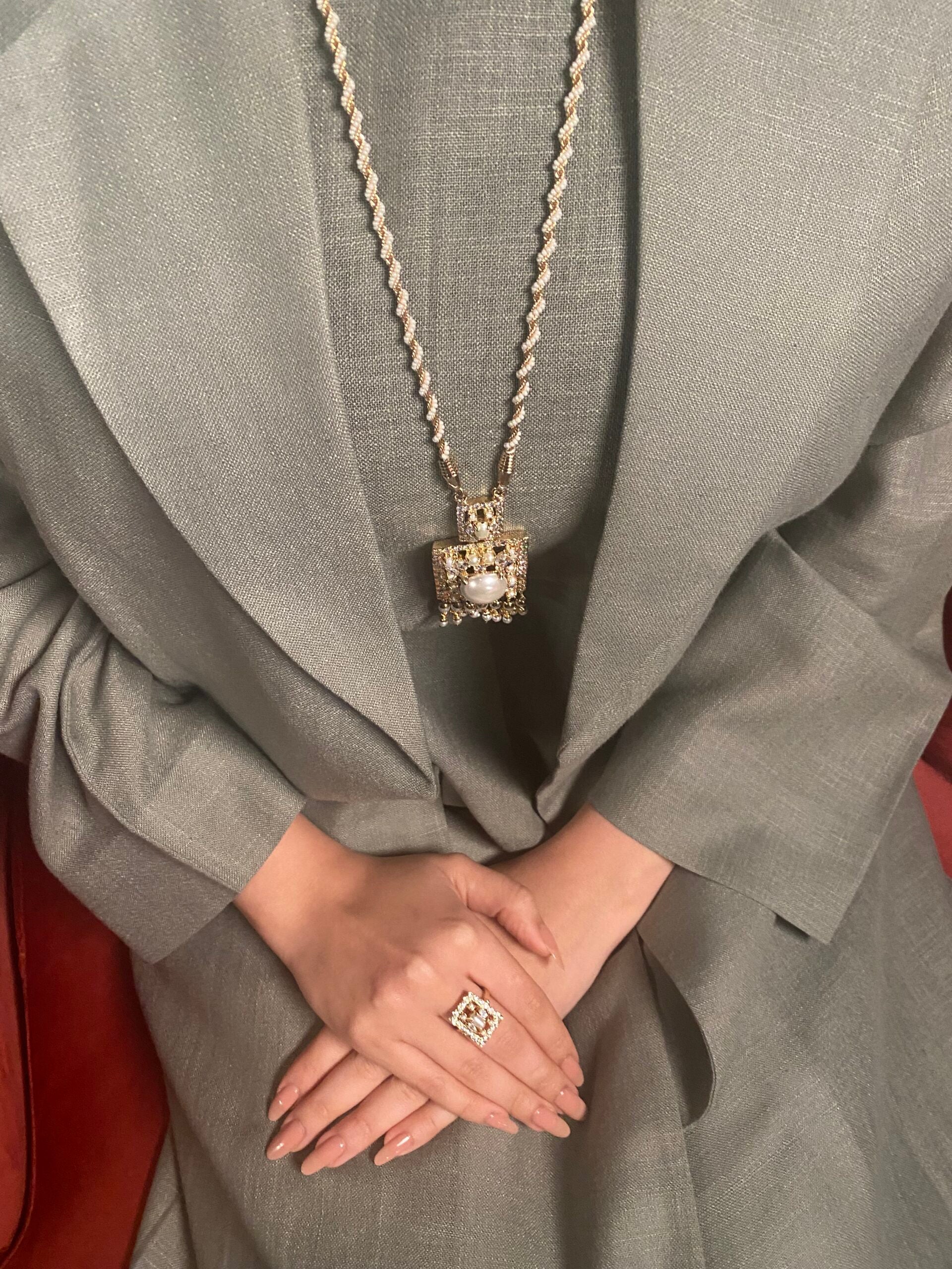 NO.94 | PEARLS & GOLDEN