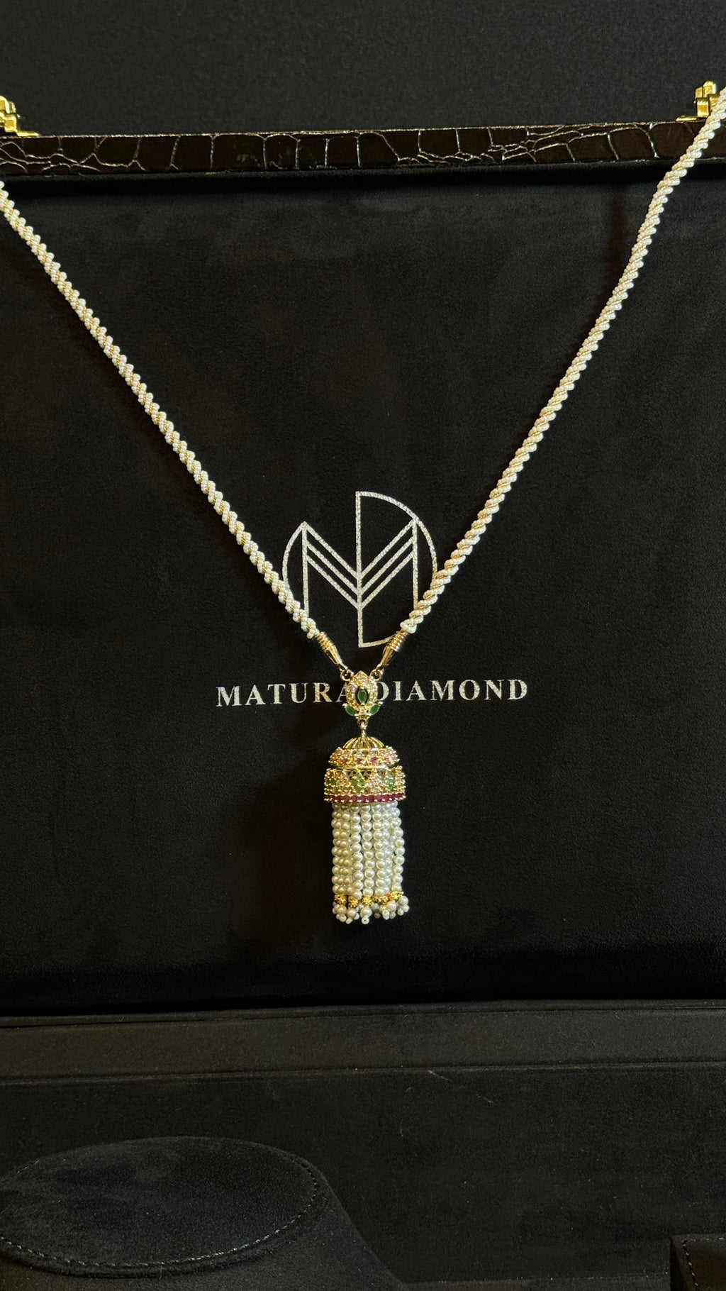 NO.056 | GREEN & RED