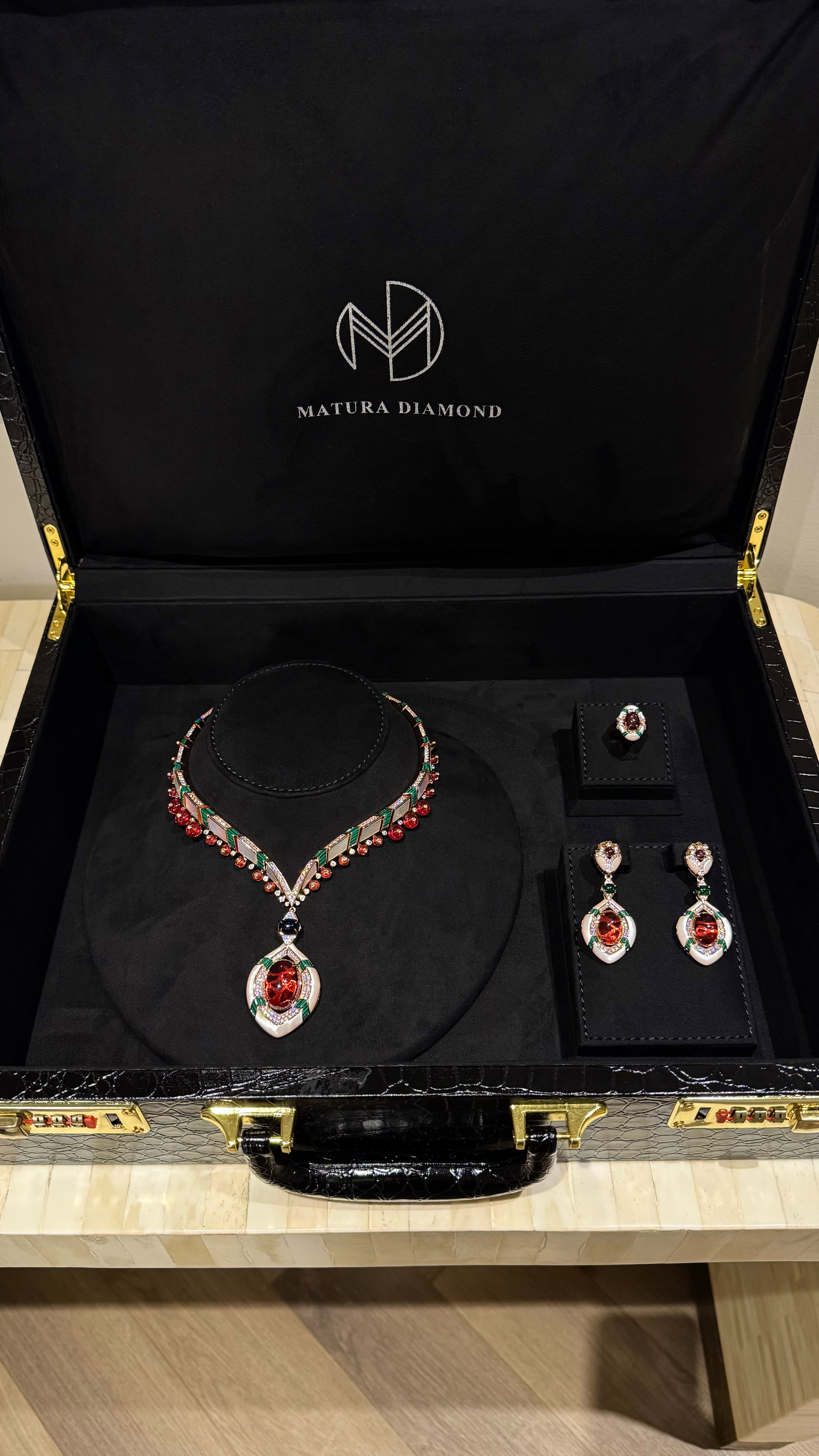 MILEHAH | RED & WHITE & GREEN