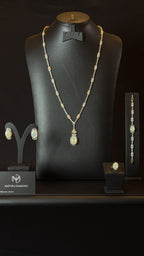 GHAZEL | MO PEARL & WHITE