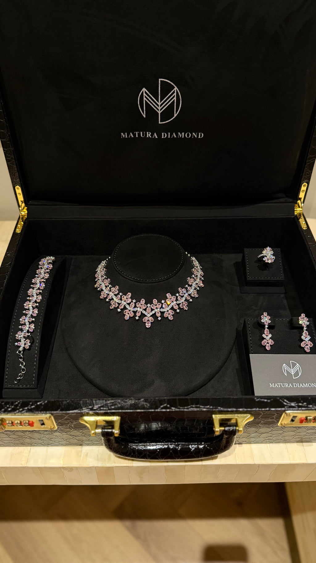 NAJWA | PINK