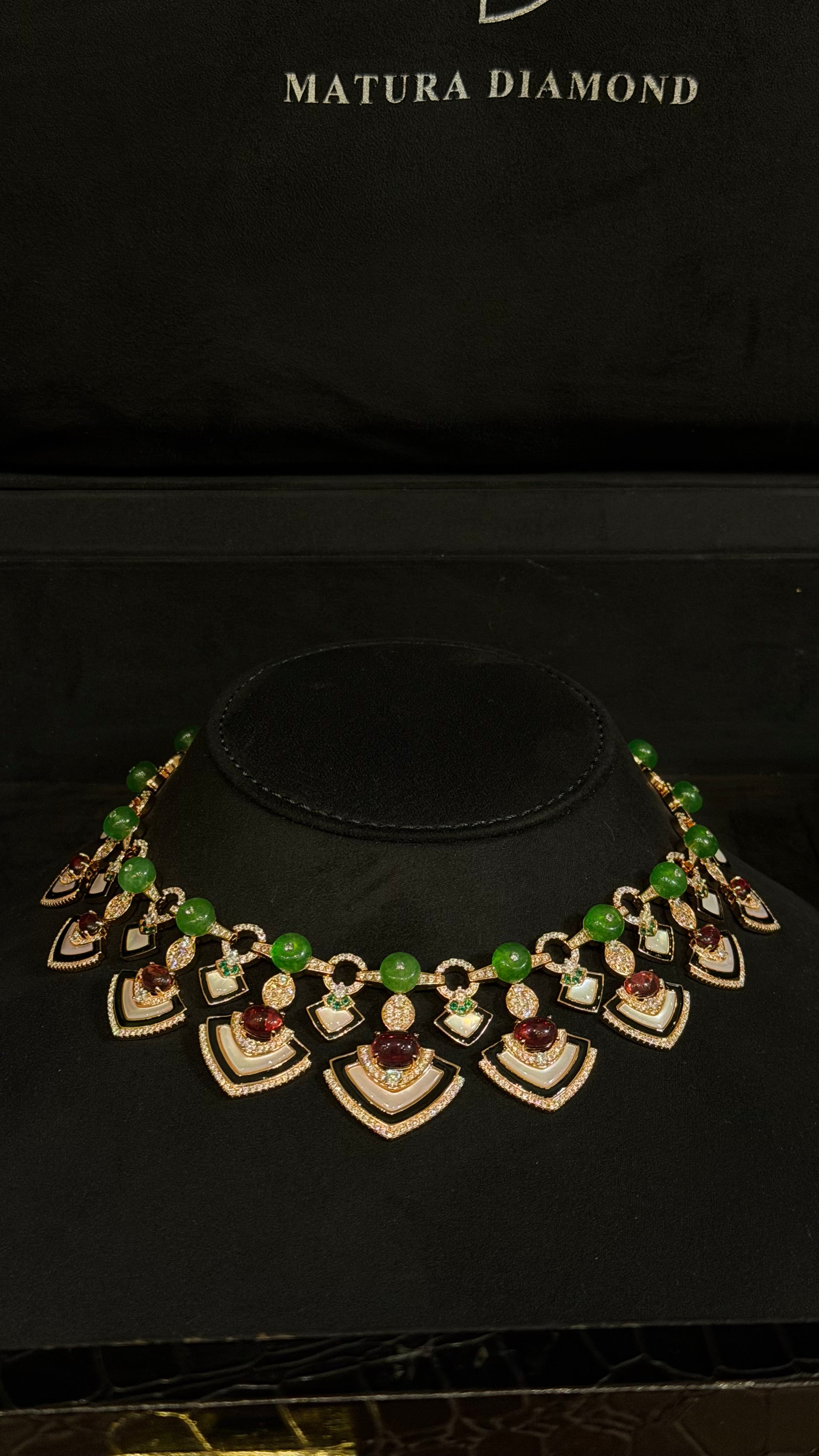 ALMAKHOOL | RED & GREEN & BLACK