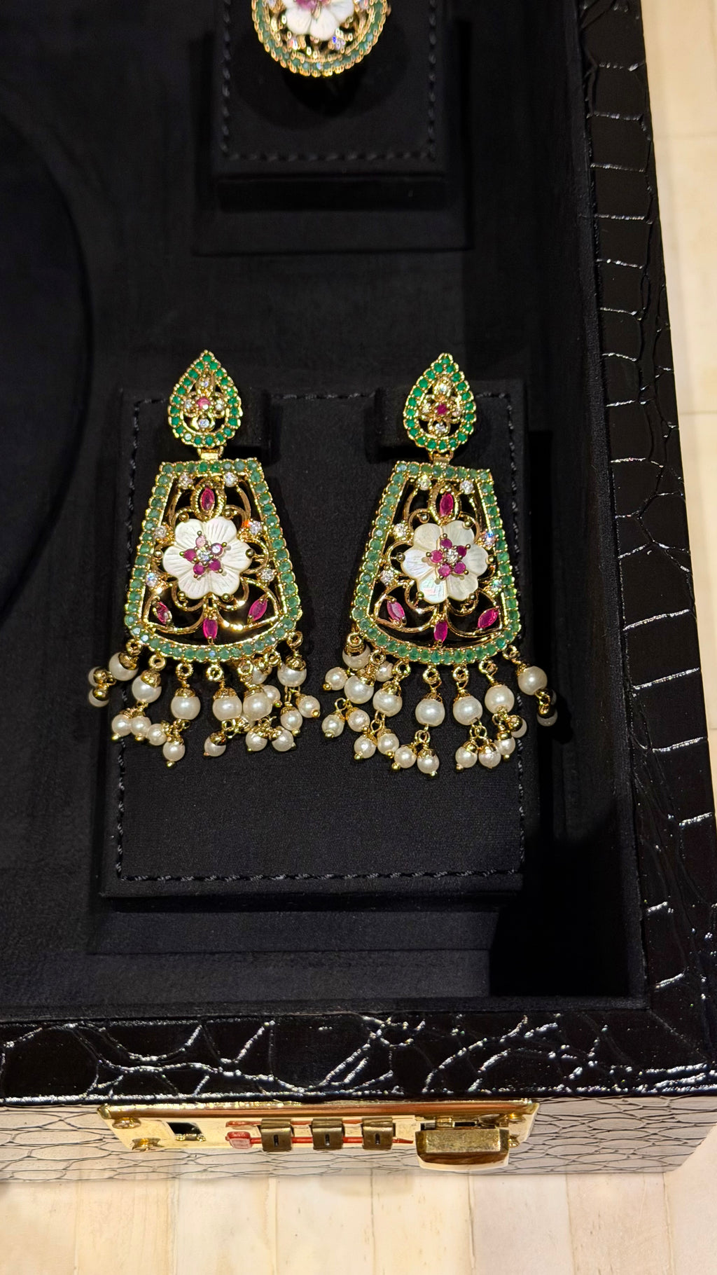 NO.059 | CHOKER & RED & GREEN