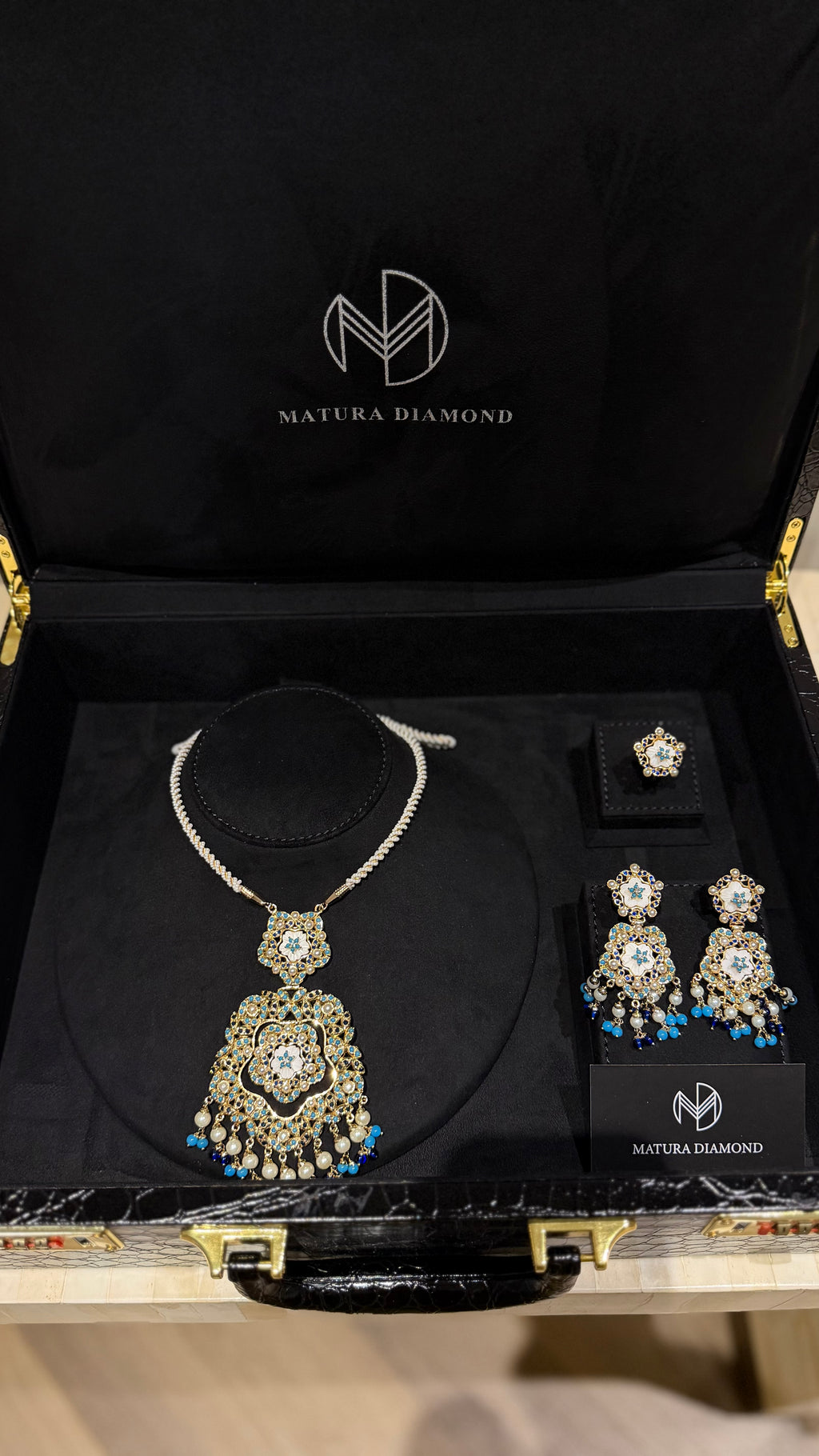 NO.020 (2) | PEARLS & TUR & GOLDEN