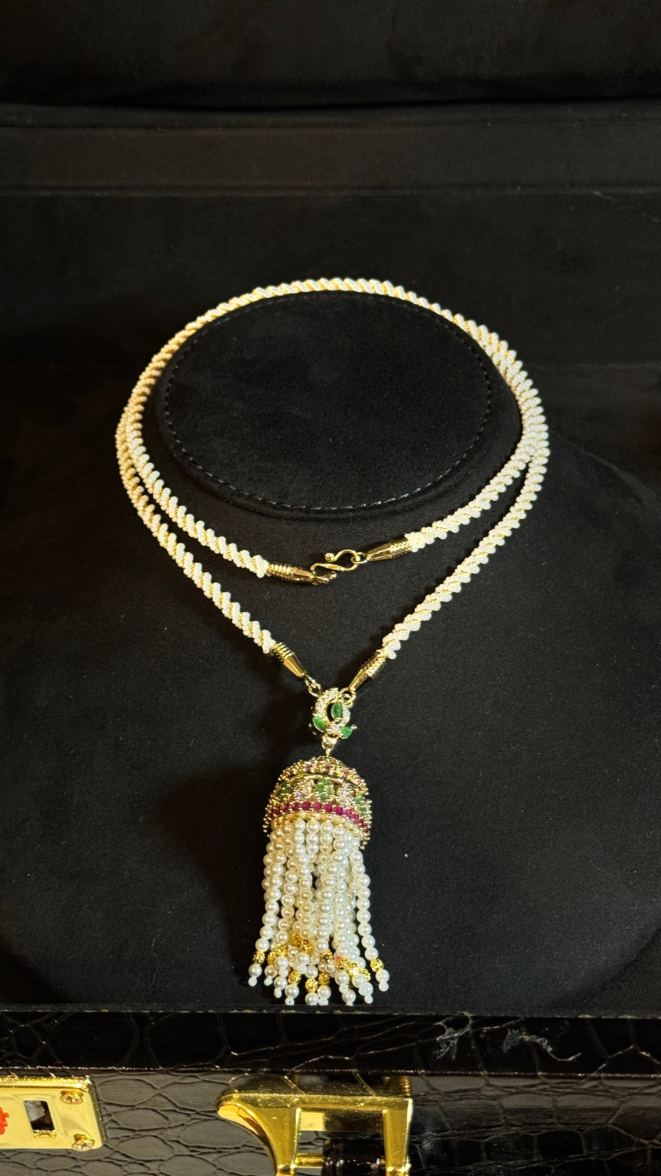 NO.056 | GREEN & RED