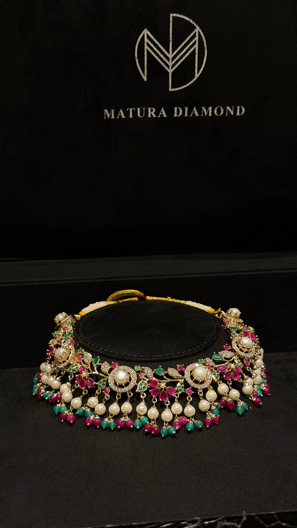 NO.042 | CHOKER & RED