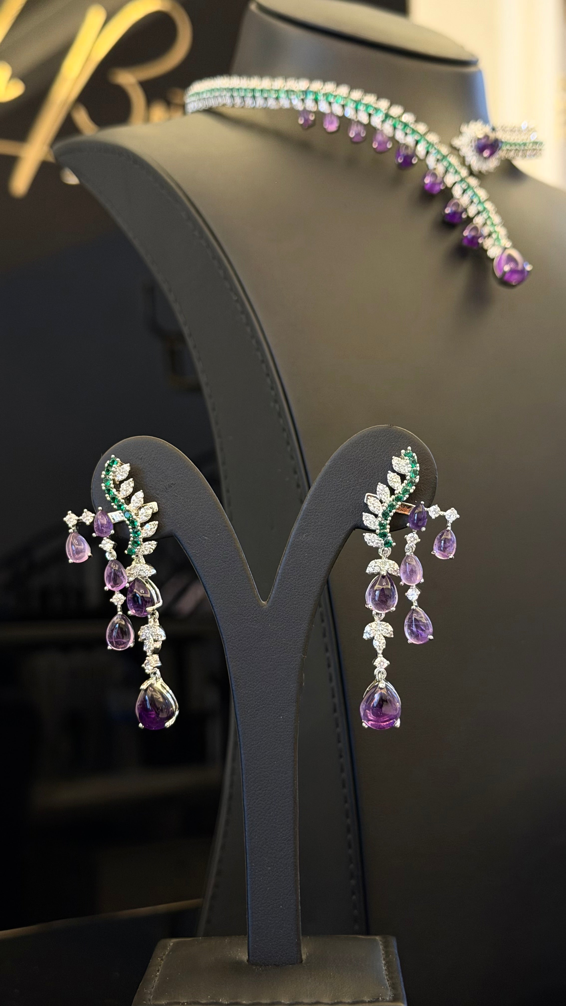 CHOKER ALRUMAILA | PURPLE & GREEN