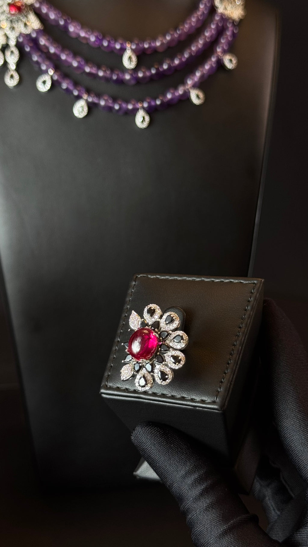 NAKHEEL | PURPLE & RED & BLACK