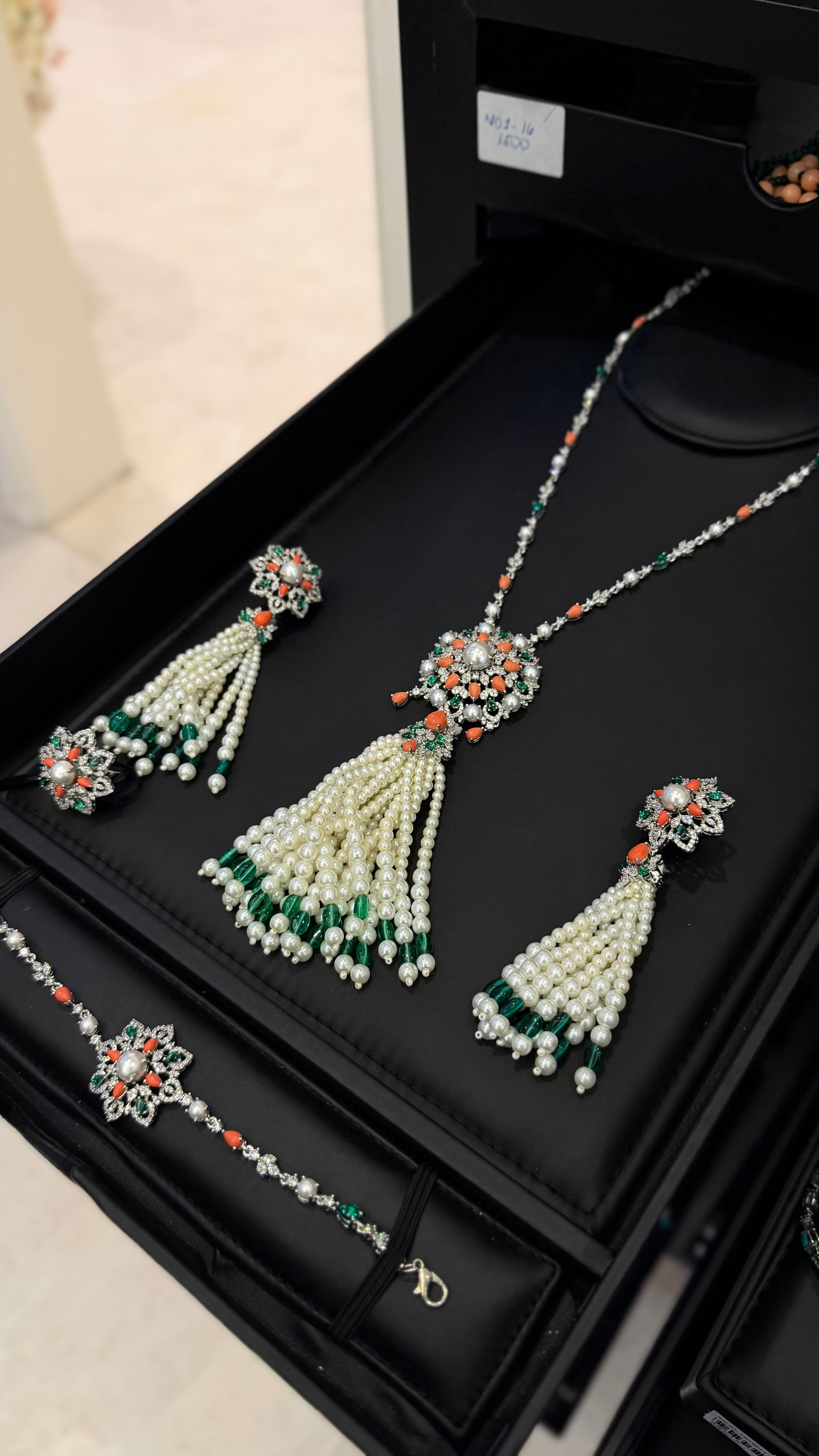 SABAH | PEARLS & ORANGE & GREEN
