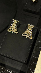 NO.053 | WHITE & PEARLS