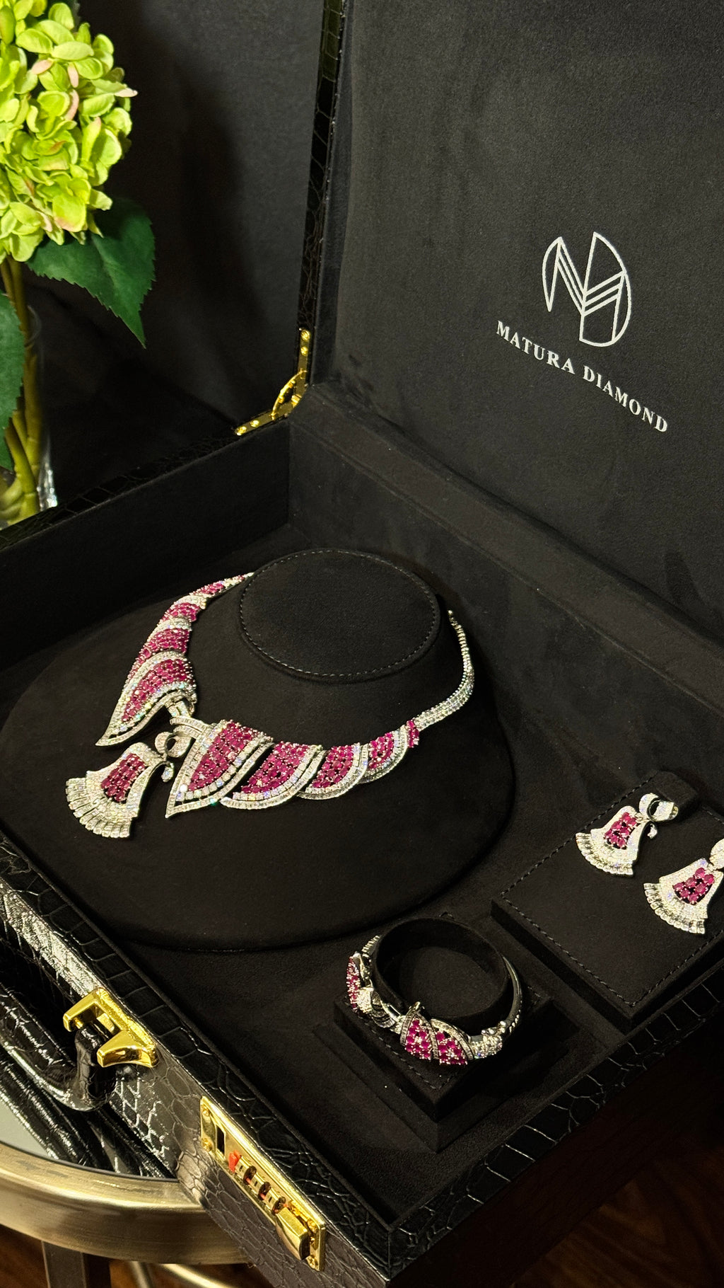 ALSUWEHAT | RED & RUBY