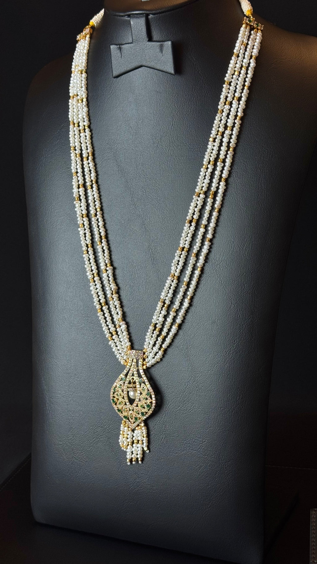 MZON | PEARLS & GREEN