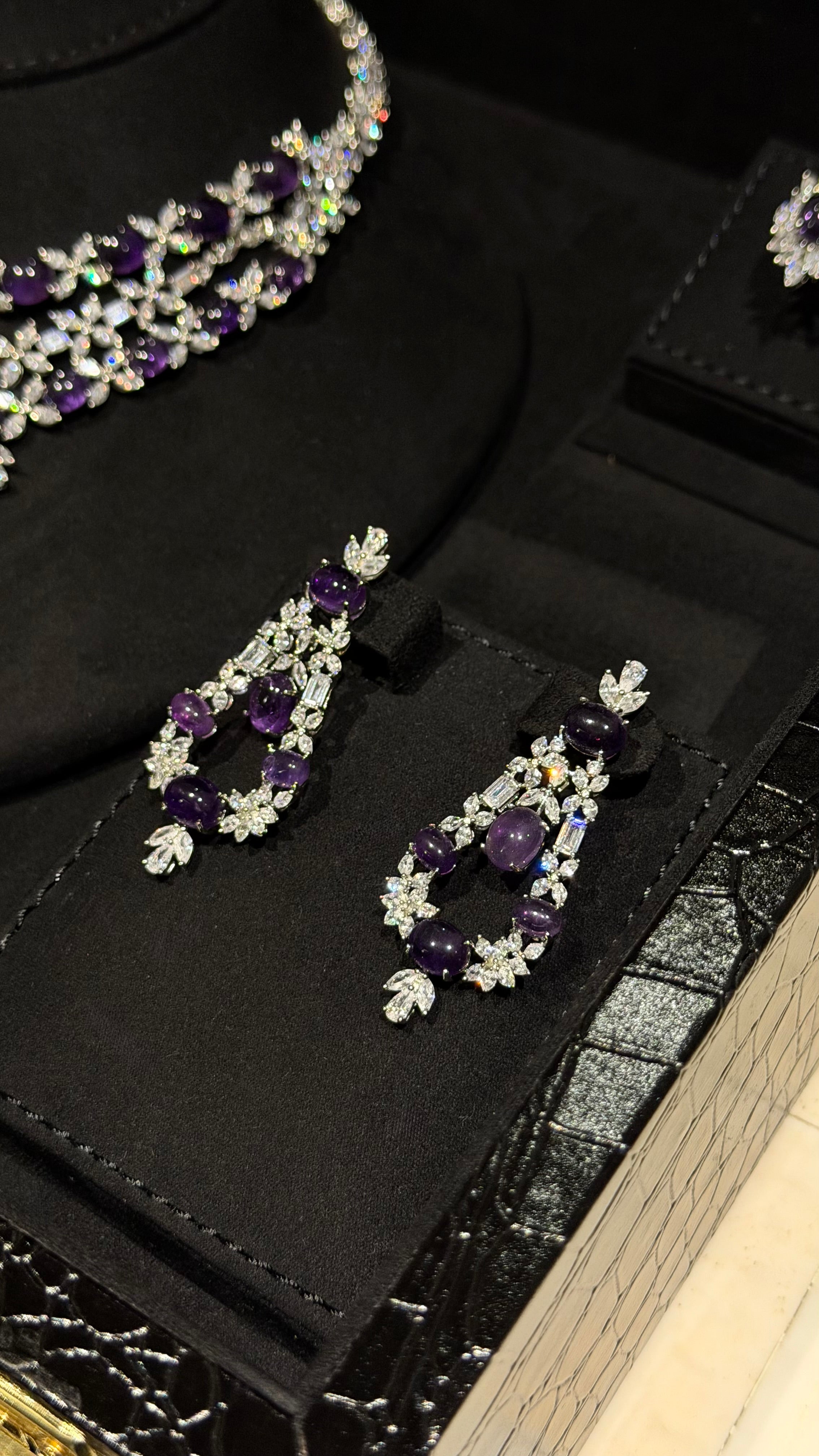 HATTA | PURPLE & LINES