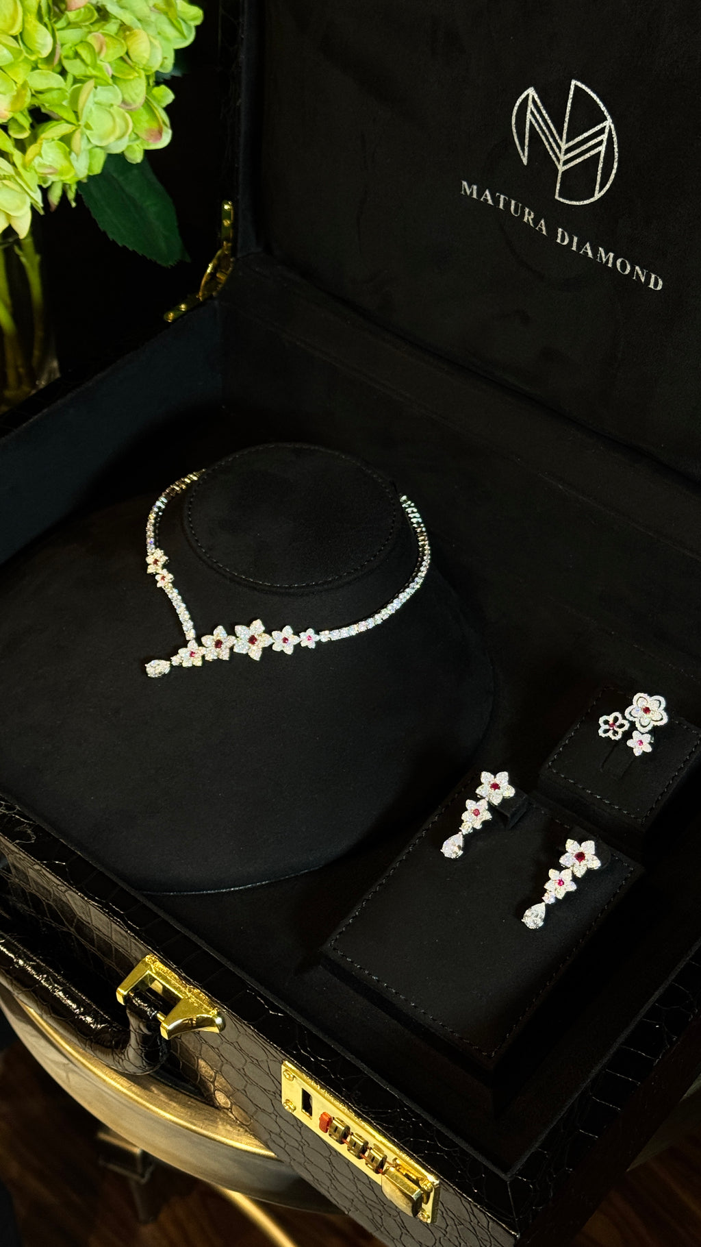 FL12 | RED & FLOWERS