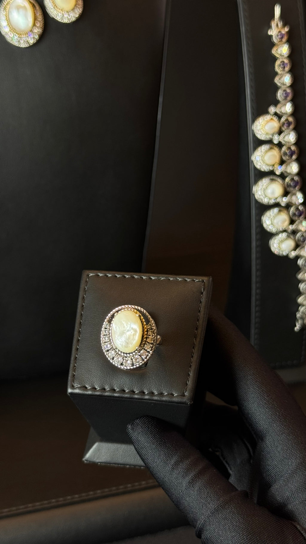 NAD ALSHBA | MO PEARL & WHITE